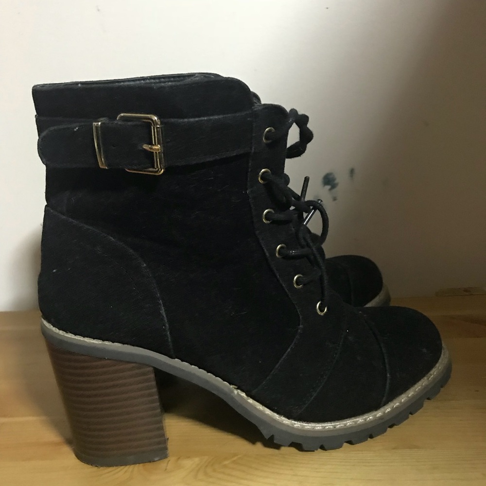 Heeled booties with laces